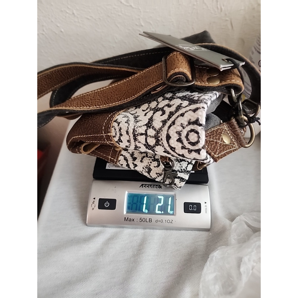 Myra Pivot Print Vintage Style Shoulder Bag NWT - Picture 6 of 6
